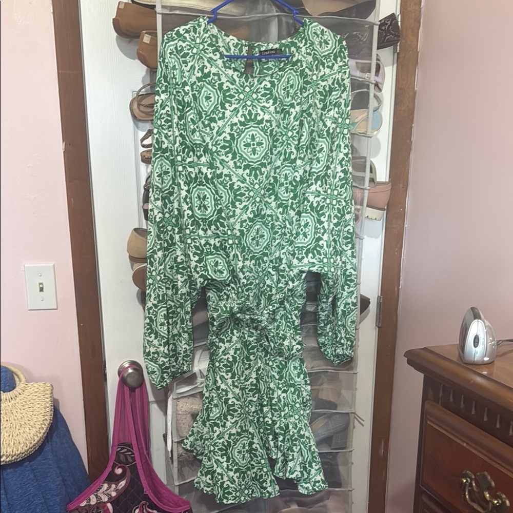Boohoo Plus Green Pattern Dress